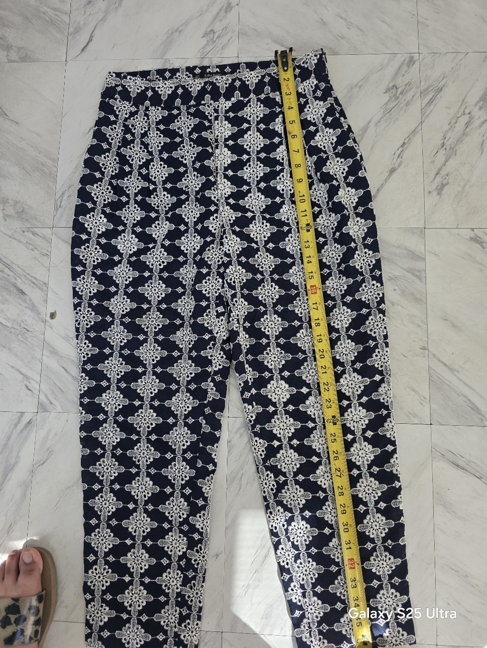 Zara Navy Blue and White Patterned High-Waist Pants